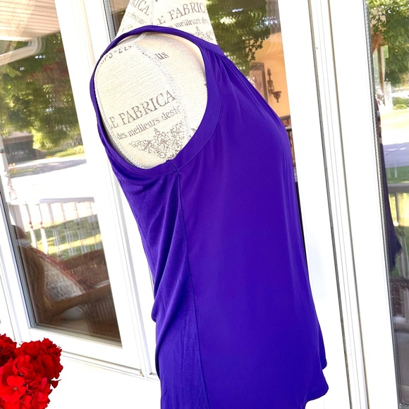 SOLD.New Women’s Express Sleeveless Top - Picture 2 of 4